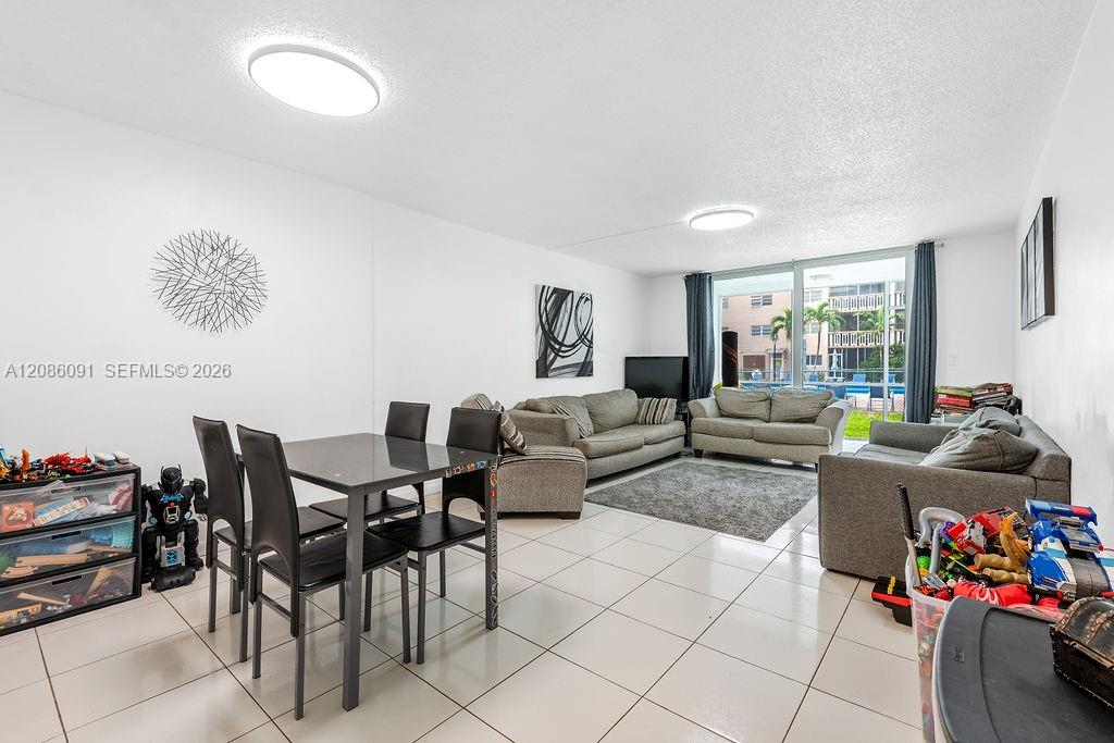 319 NE 14th Ave # 106