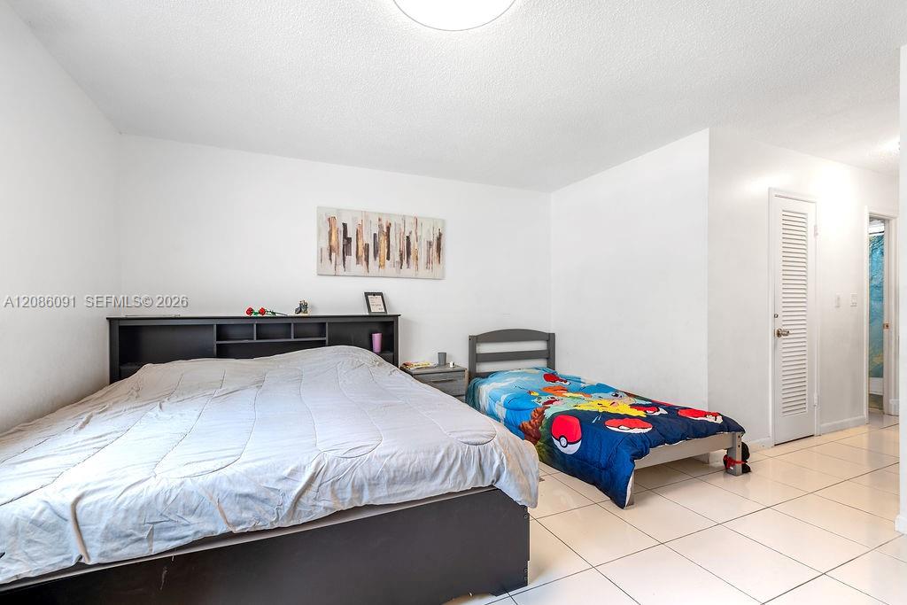 319 NE 14th Ave # 106