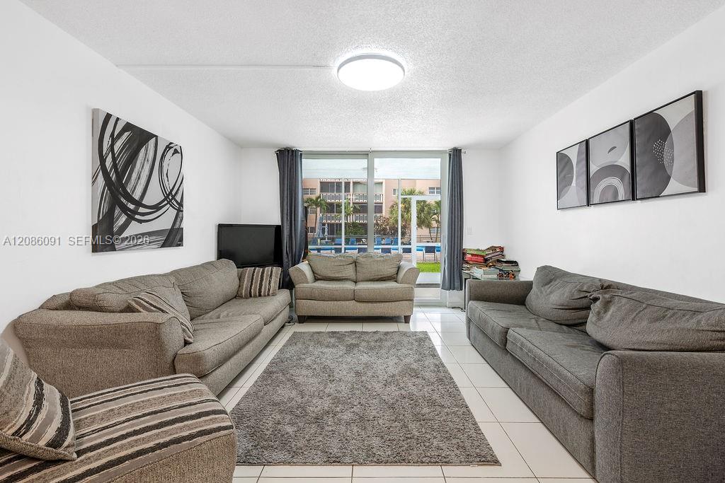 319 NE 14th Ave # 106