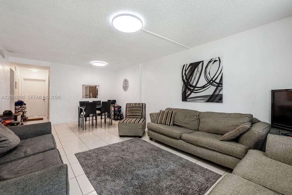 319 NE 14th Ave # 106
