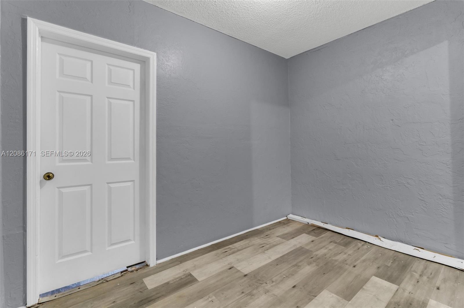 608 SW 76th Ter
