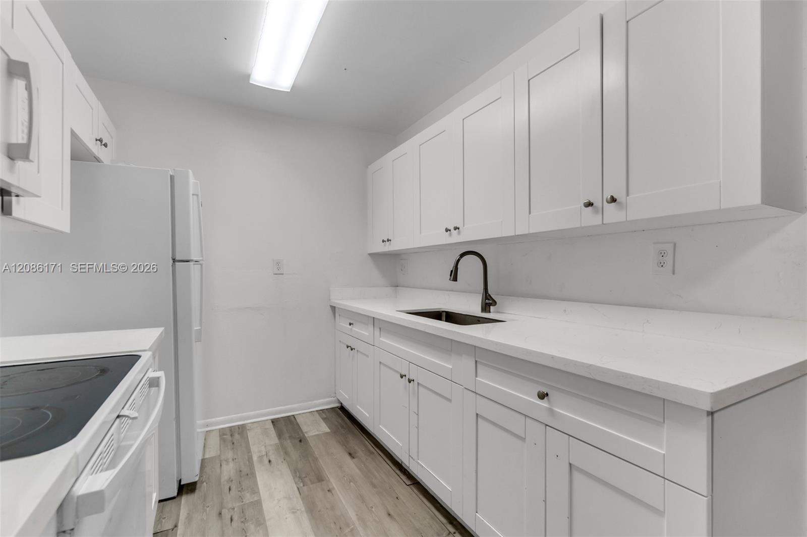 608 SW 76th Ter
