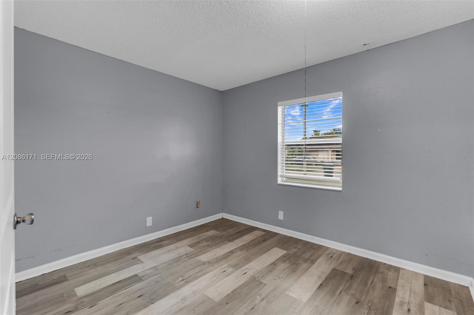 608 SW 76th Ter