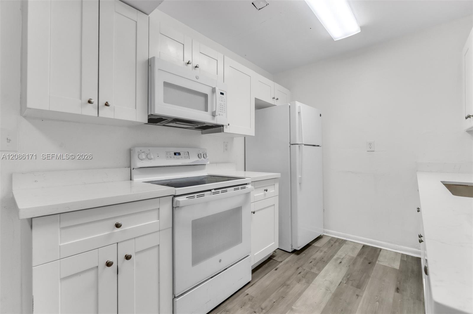 608 SW 76th Ter