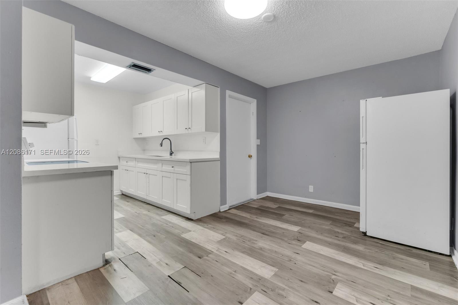 608 SW 76th Ter