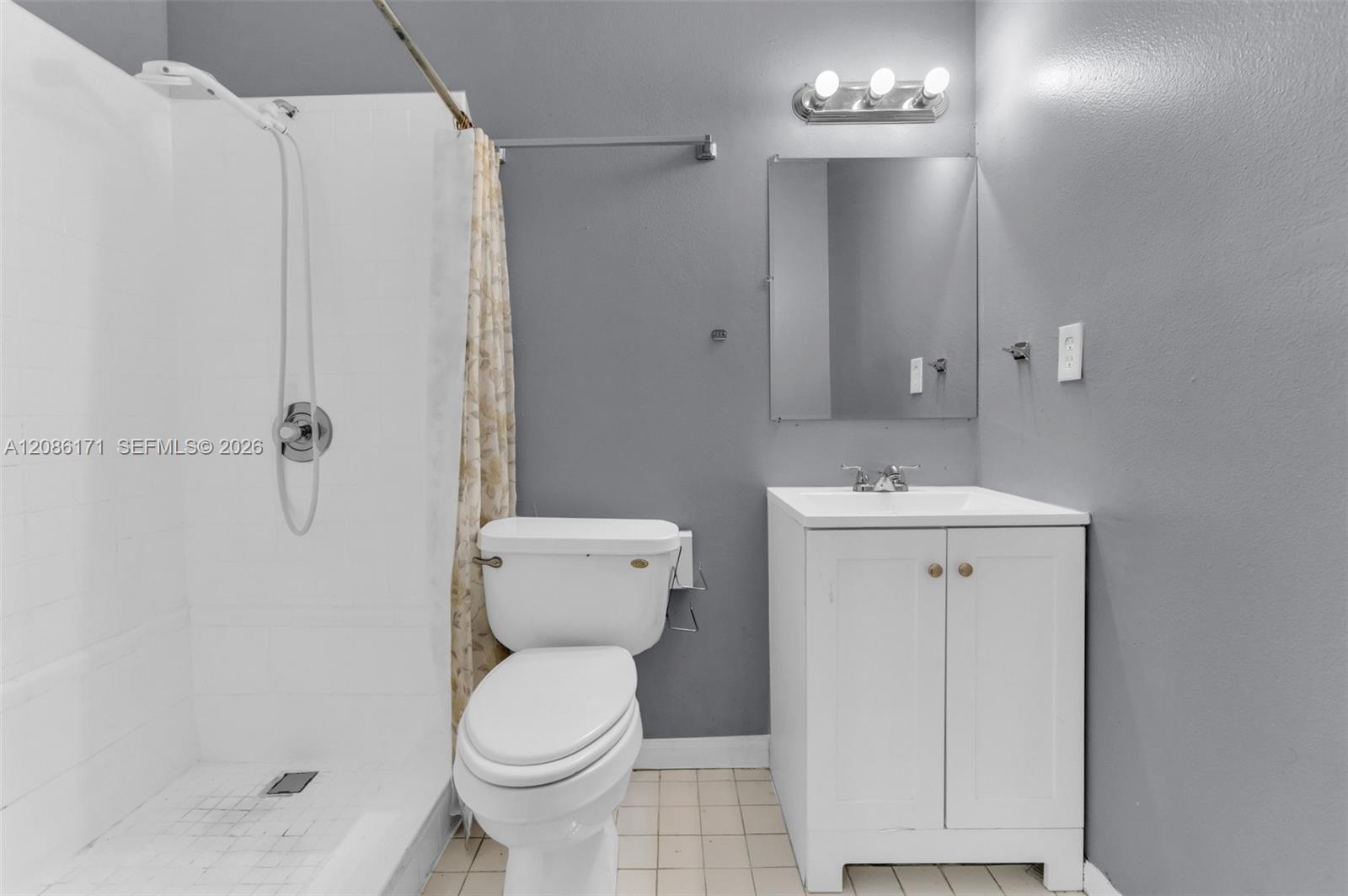 608 SW 76th Ter