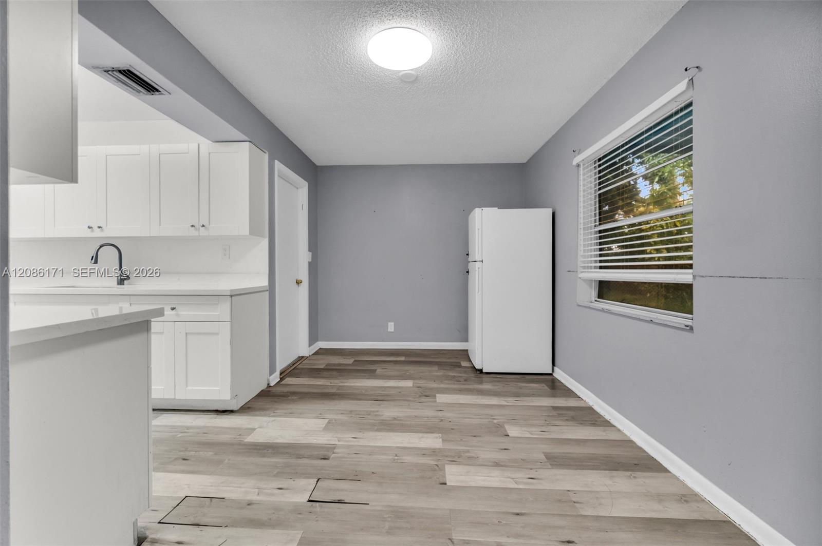 608 SW 76th Ter