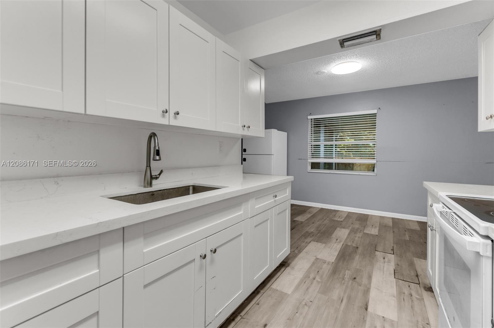 608 SW 76th Ter