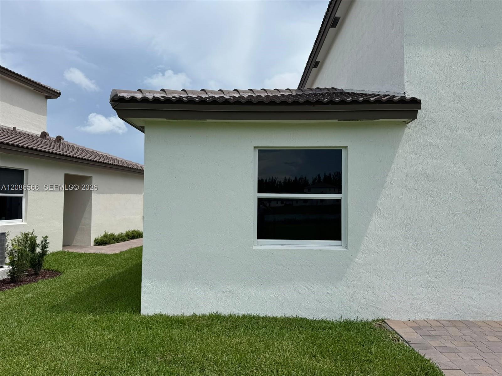 2404 SE 29th Dr