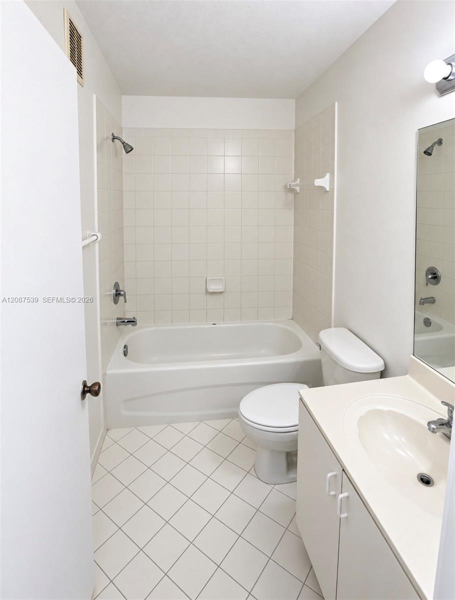 1250 SE 28th Ct # 204