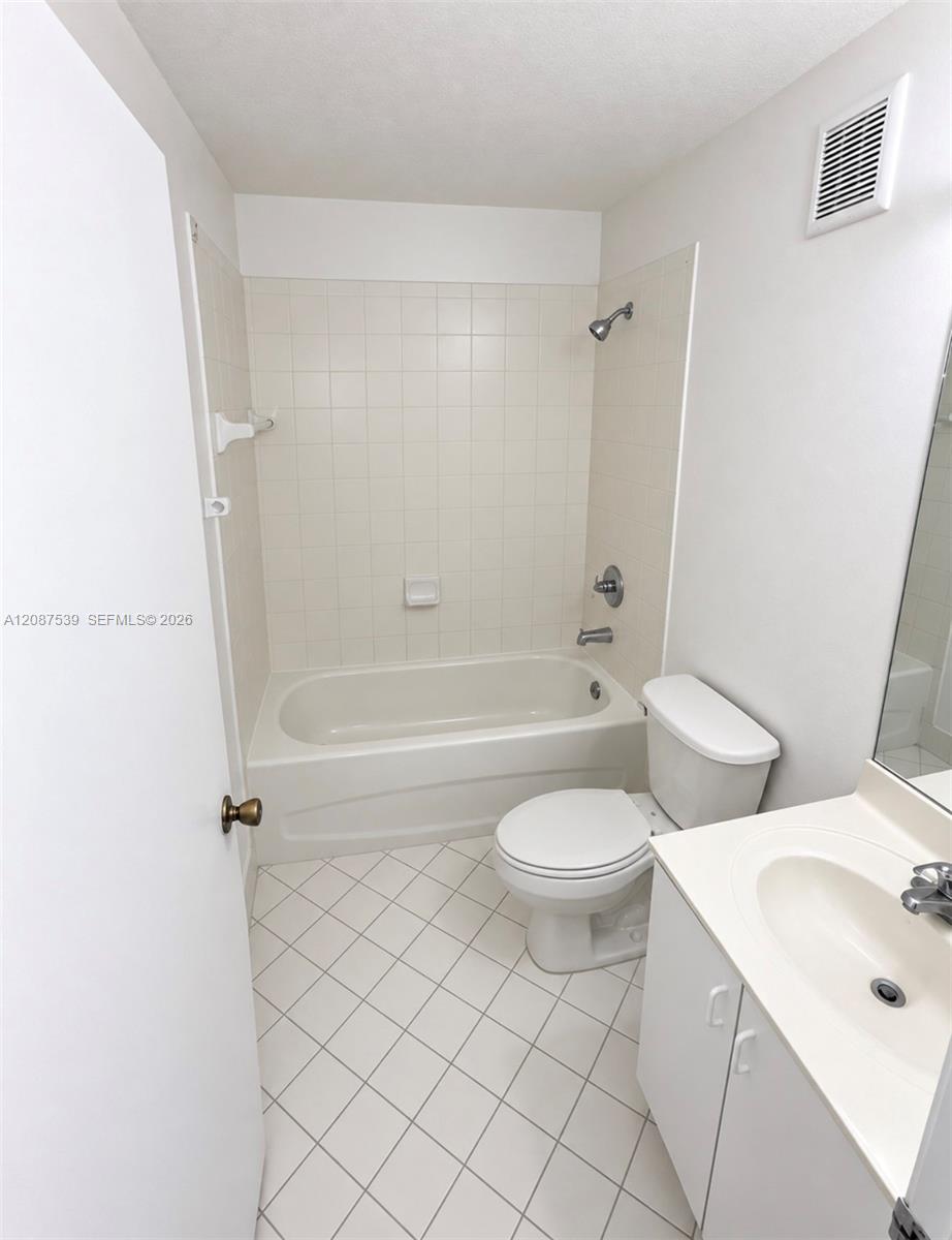 1250 SE 28th Ct # 204