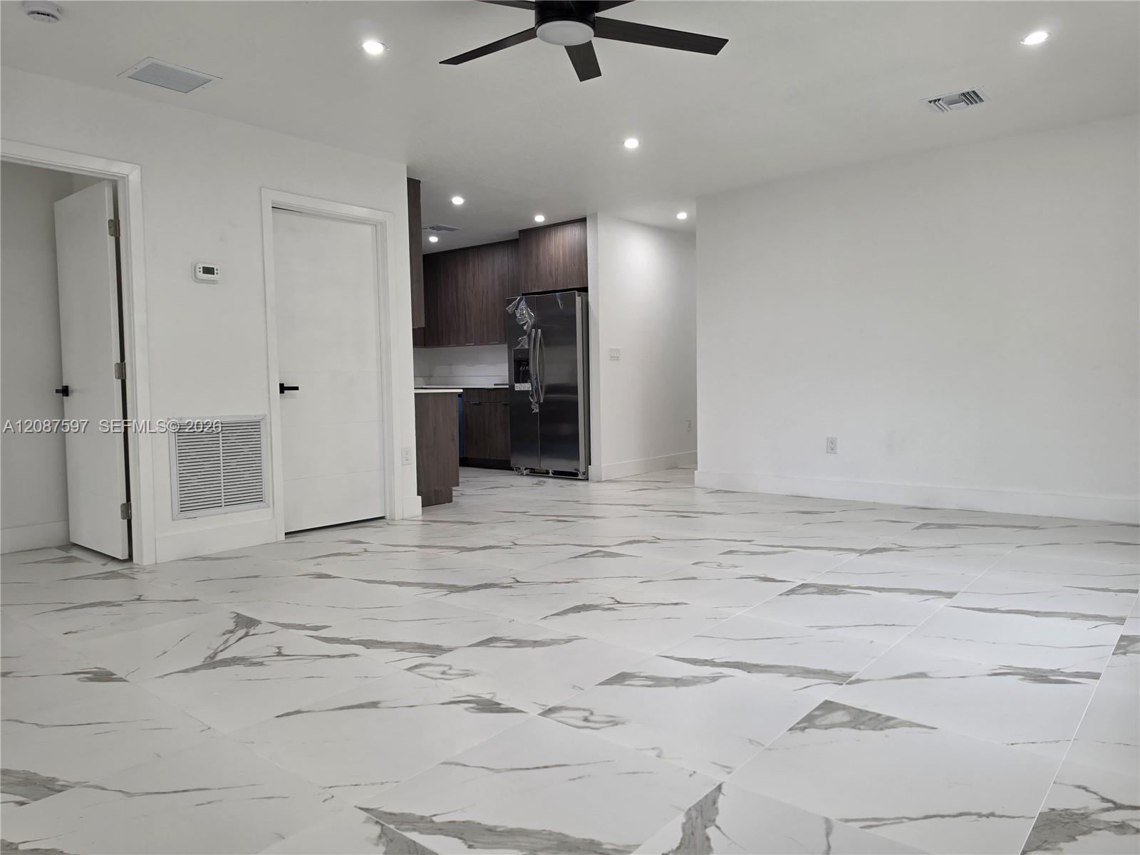 348 NW 8th St