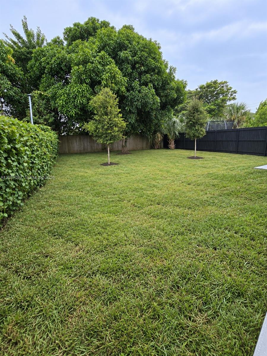 348 NW 8th St