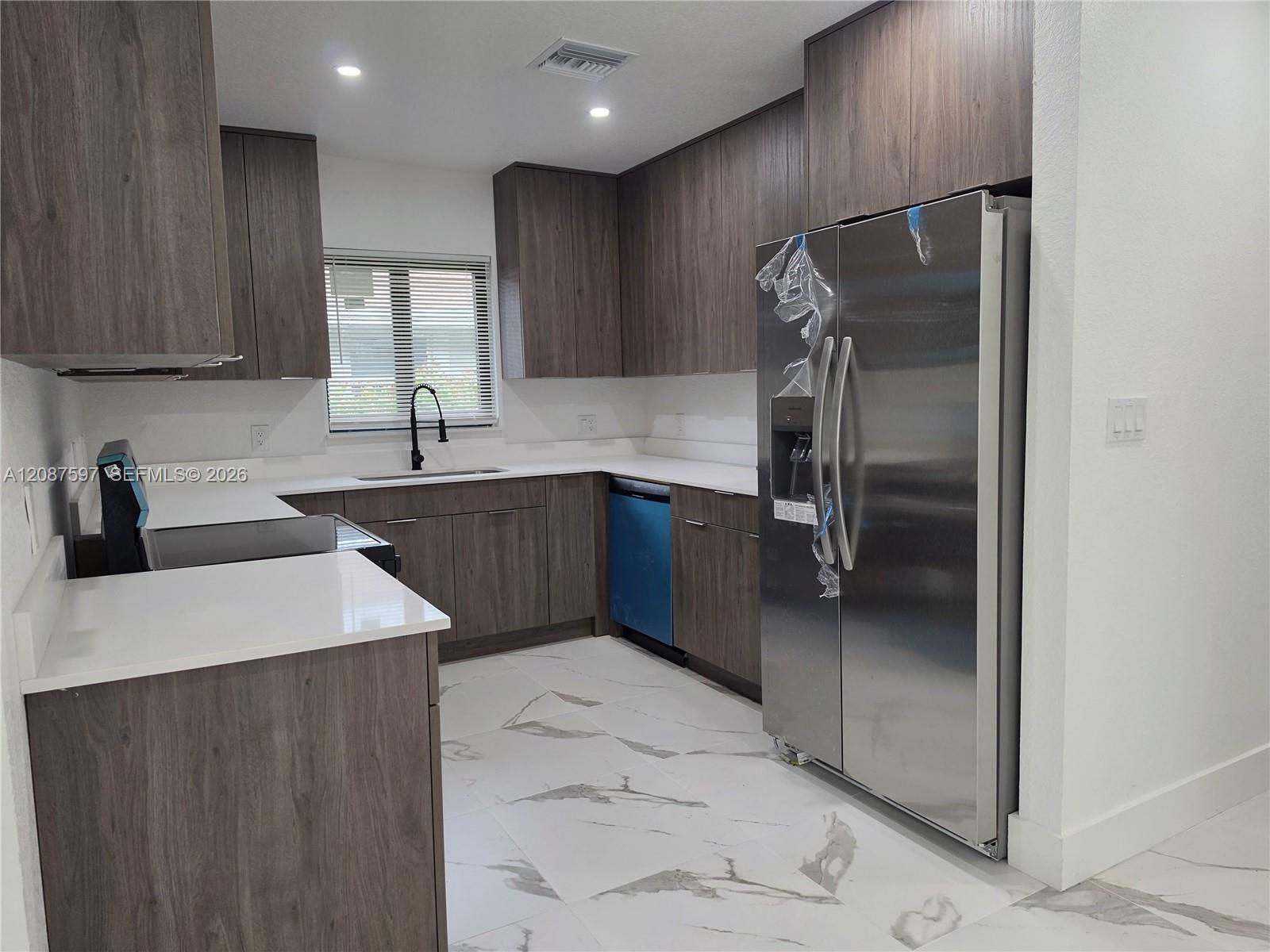 348 NW 8th St