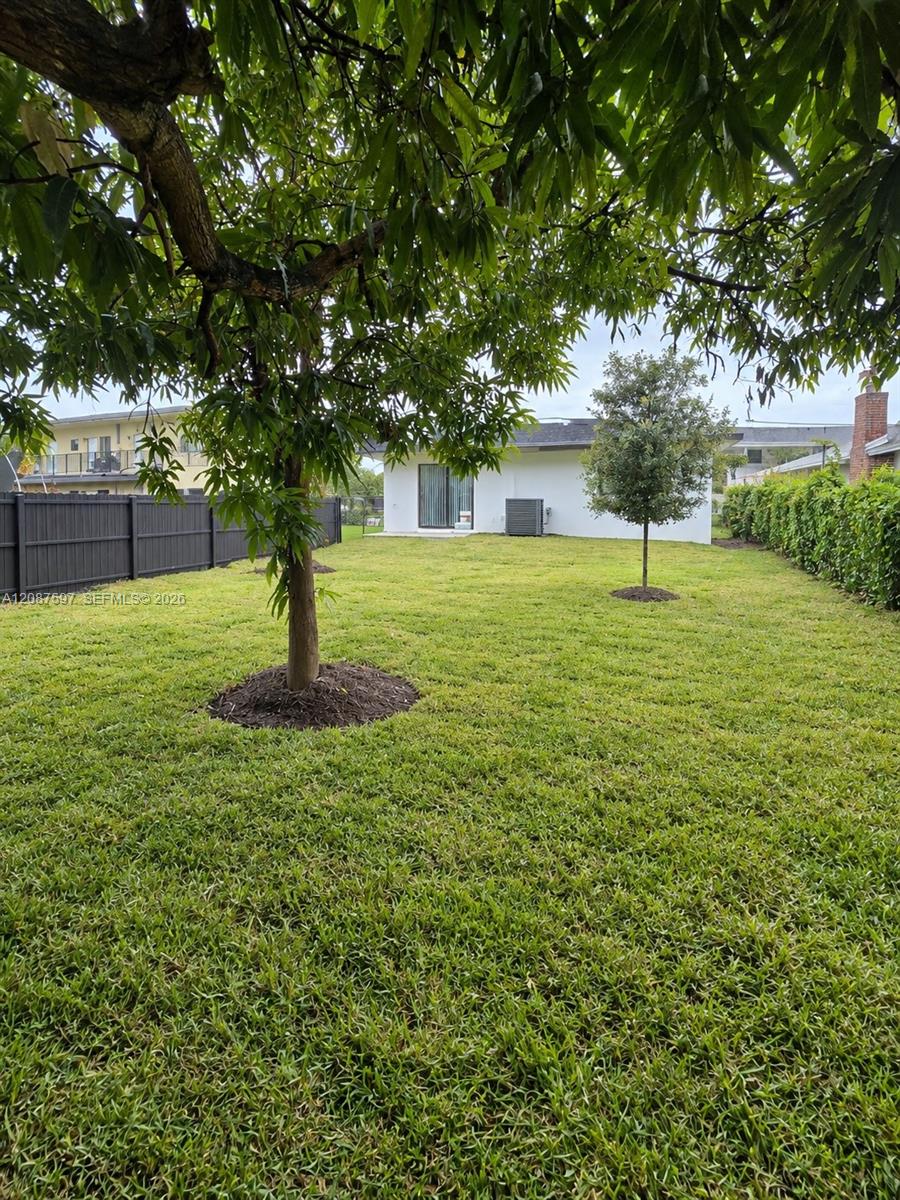 348 NW 8th St
