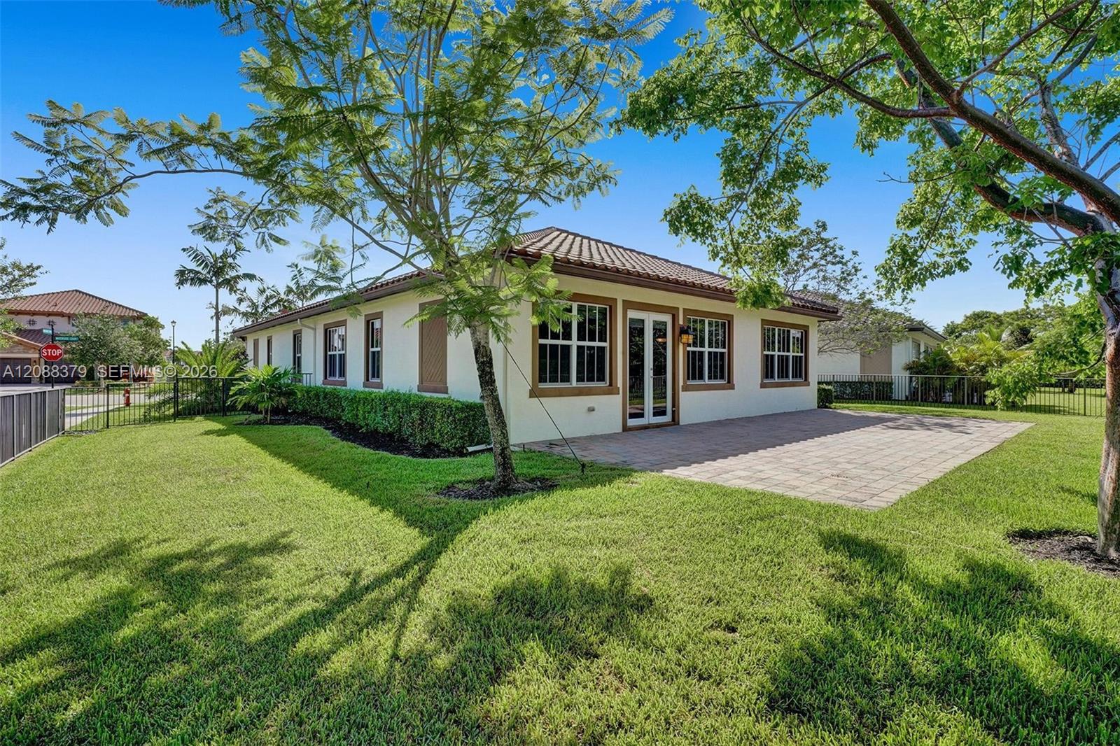 10398 Waterside Ct