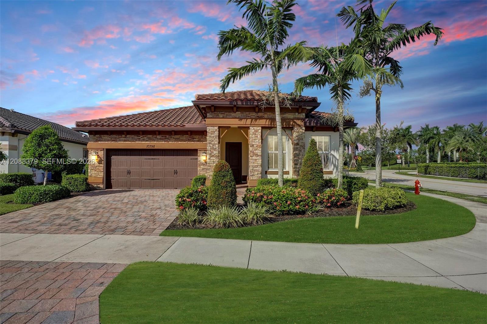 10398 Waterside Ct