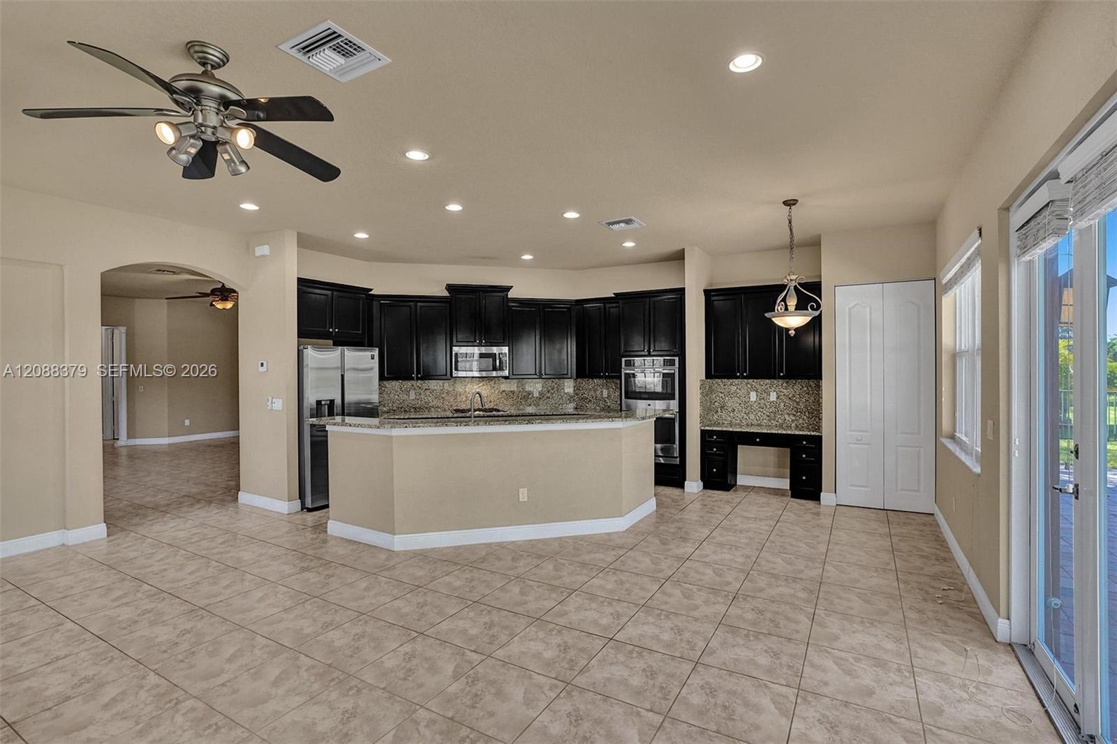 10398 Waterside Ct