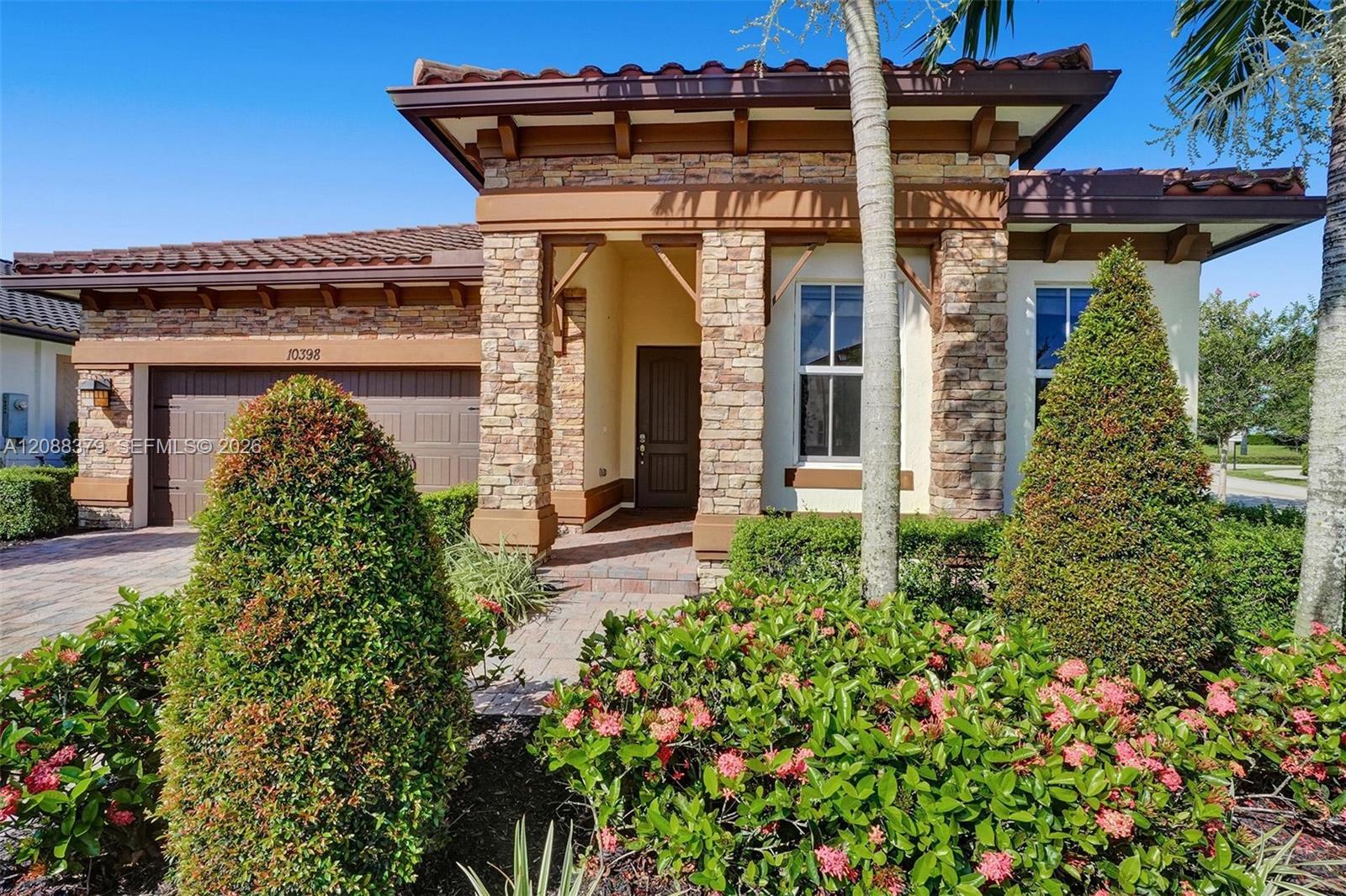 10398 Waterside Ct