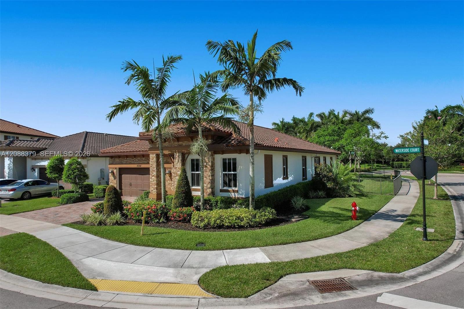 10398 Waterside Ct