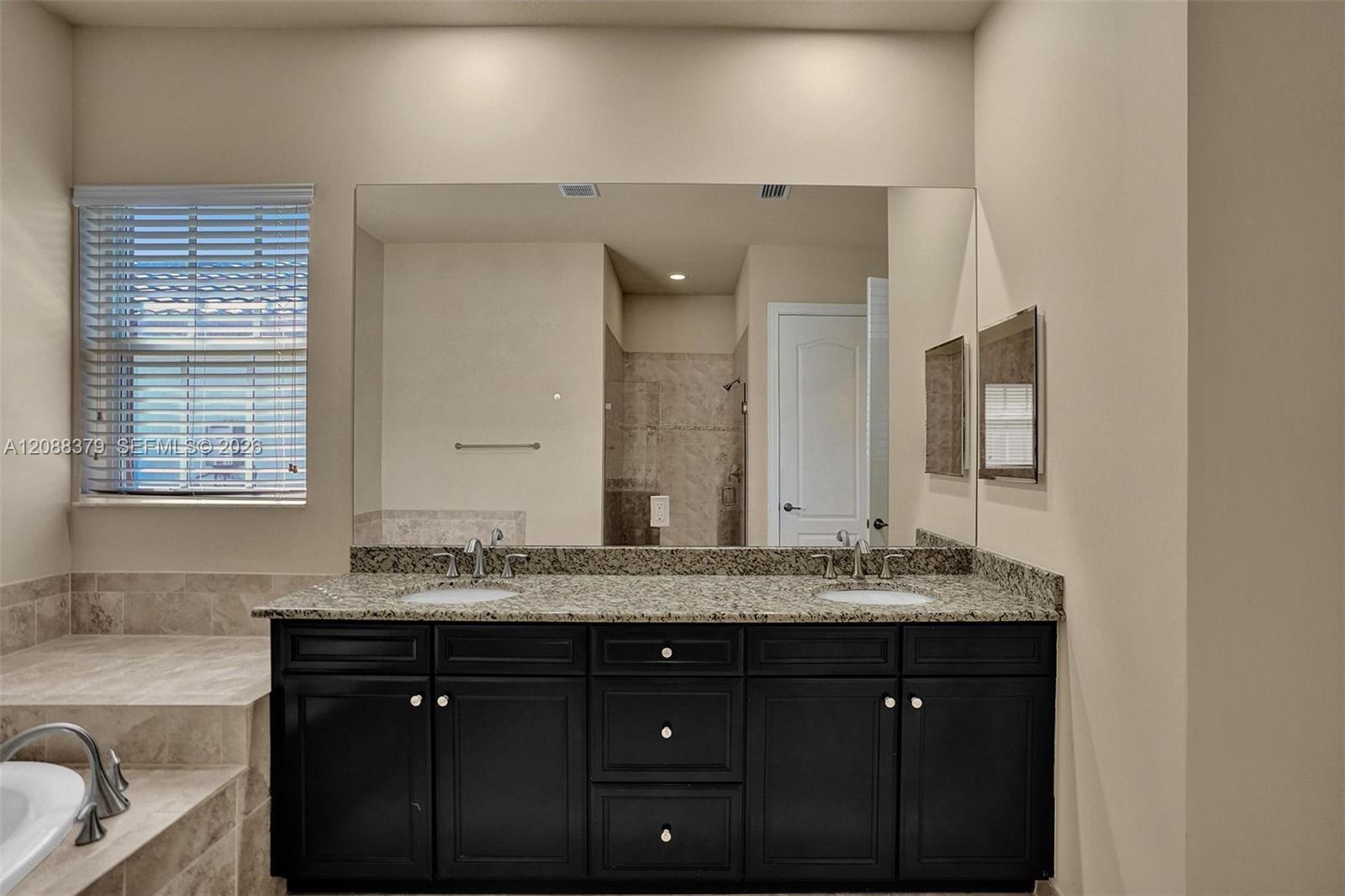 10398 Waterside Ct