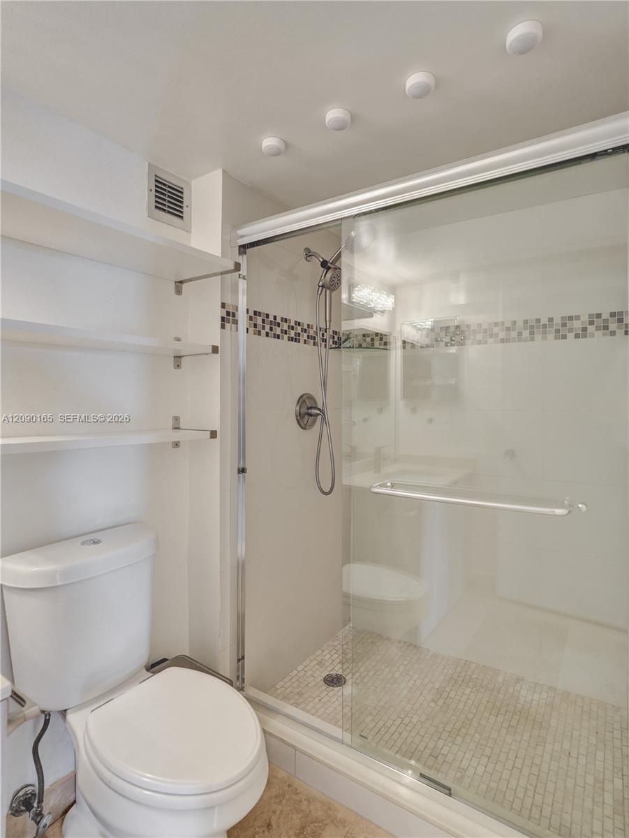 500 Three Islands Blvd # 408