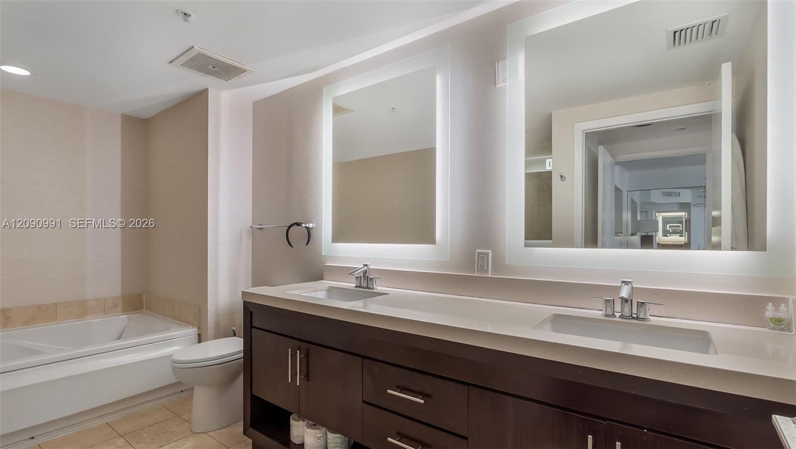 17375 Collins Ave # 2305