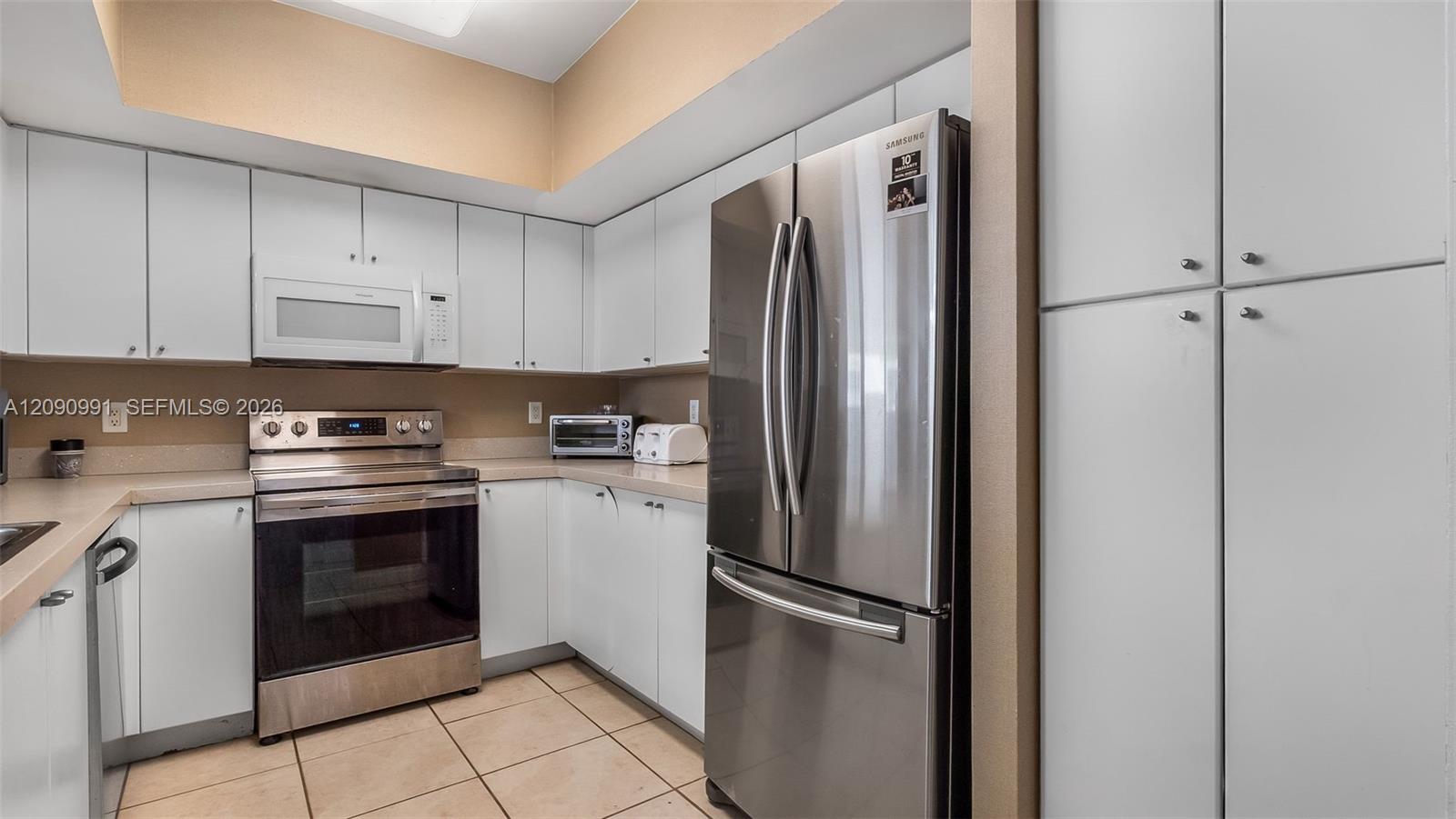 17375 Collins Ave # 2305