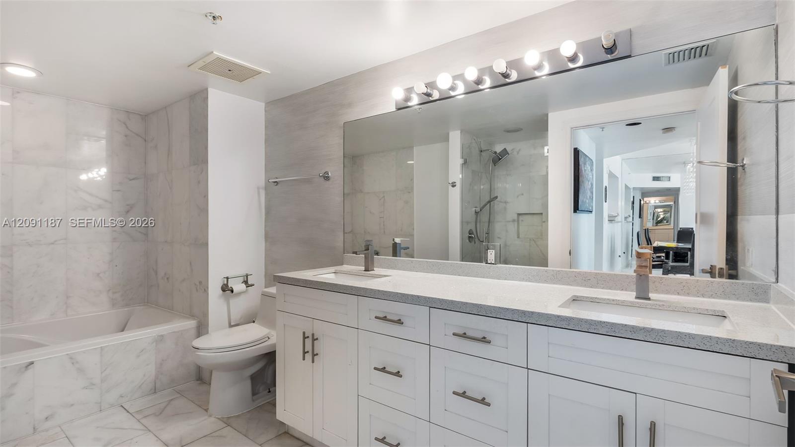 17375 Collins Ave # 1404