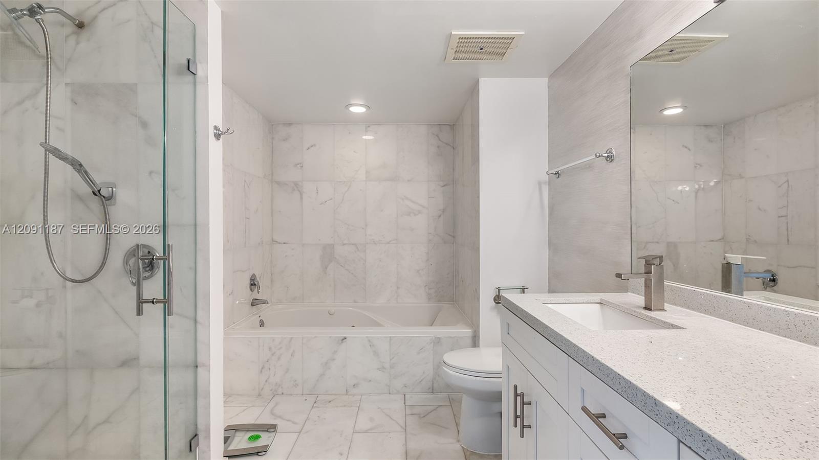 17375 Collins Ave # 1404