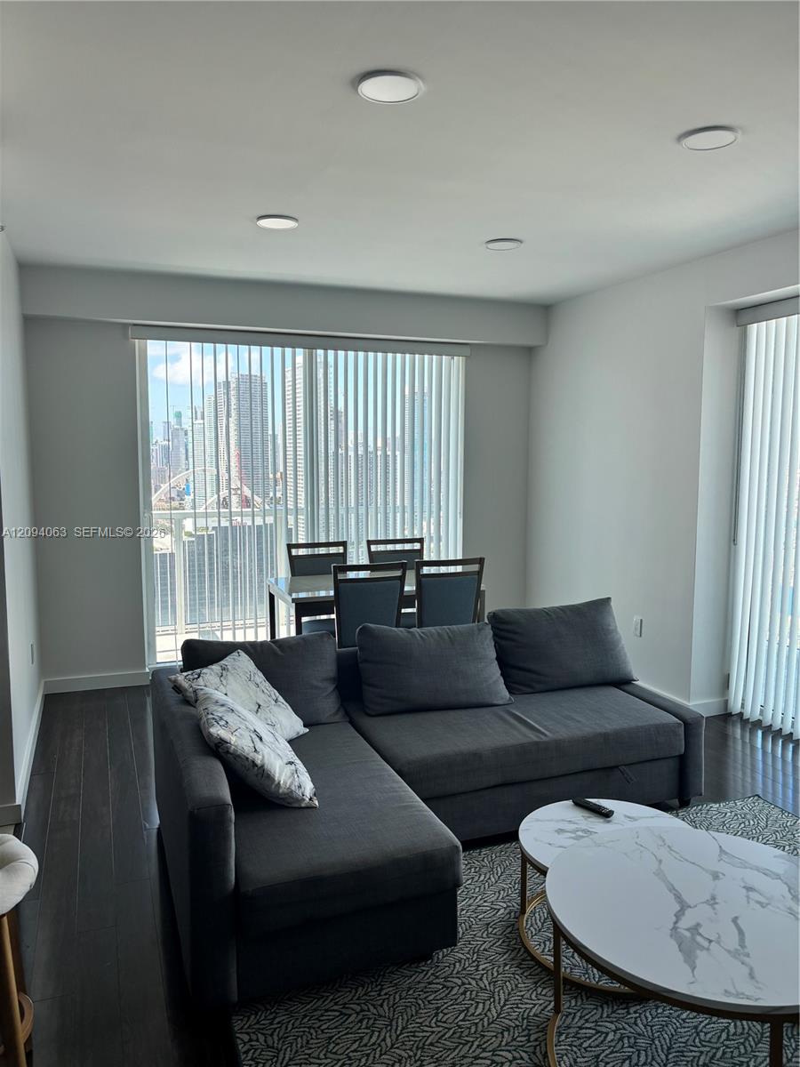 1900 N Bayshore Dr # 4011