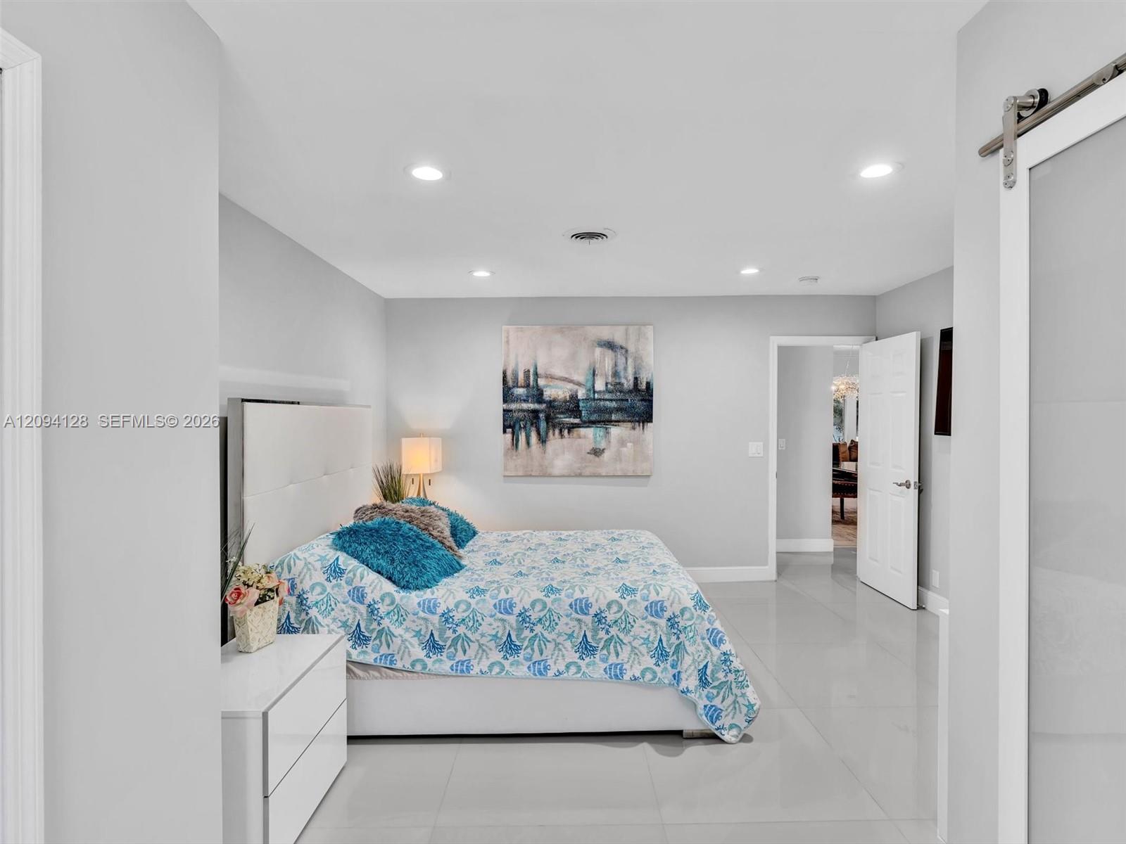 5121 NE 30th Ter