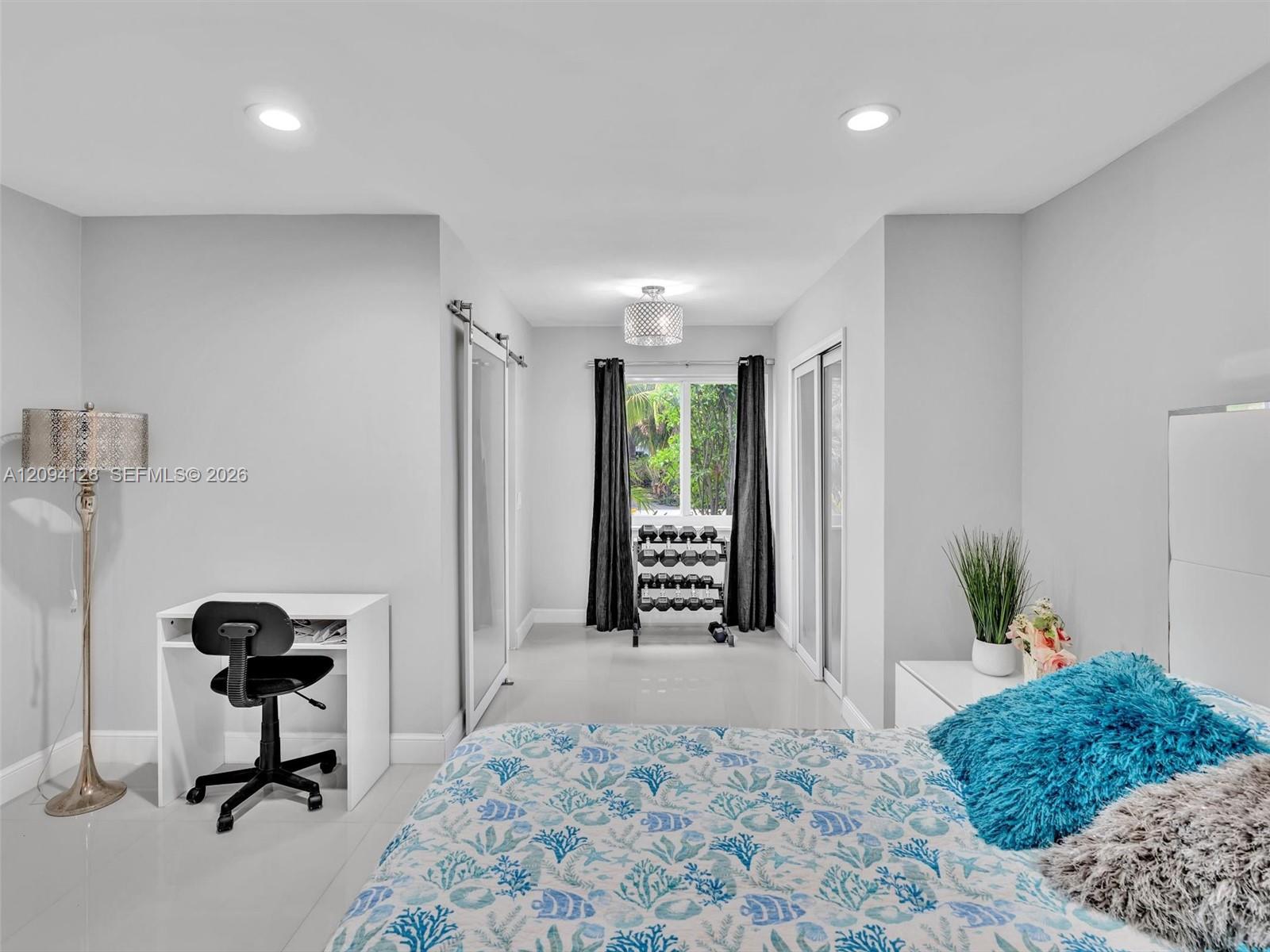 5121 NE 30th Ter