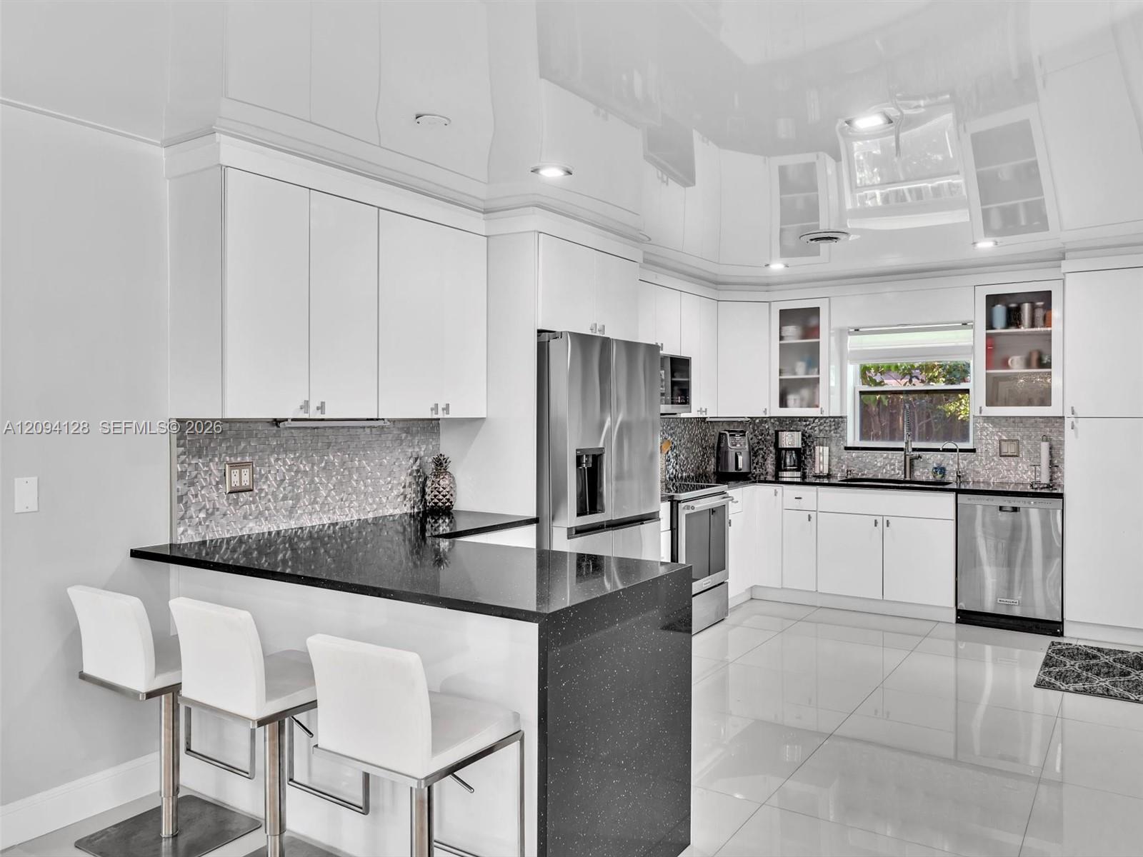 5121 NE 30th Ter