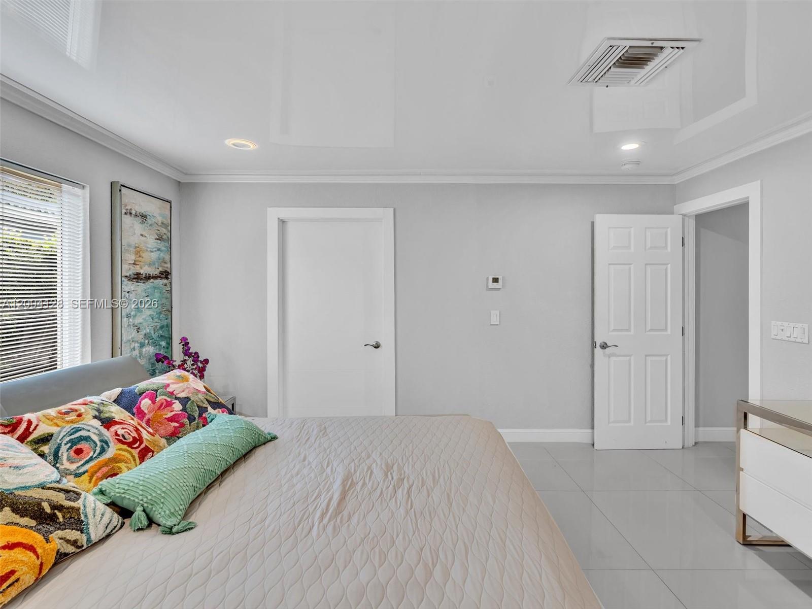 5121 NE 30th Ter