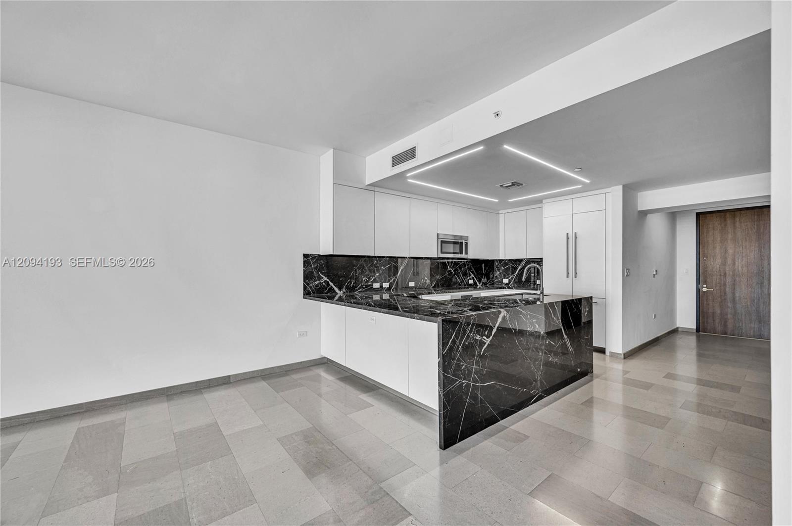 88 SW 7th St # 806