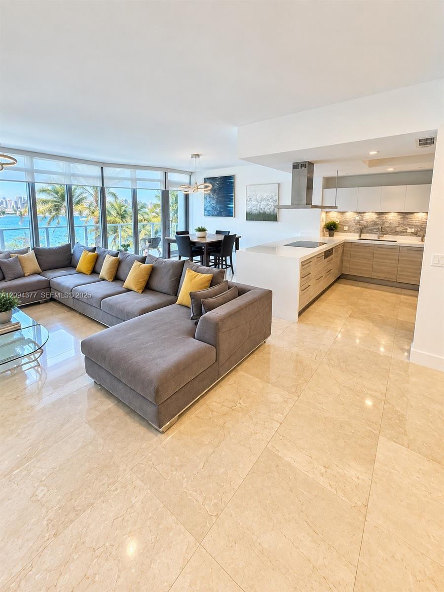 17301 Biscayne Blvd # 211