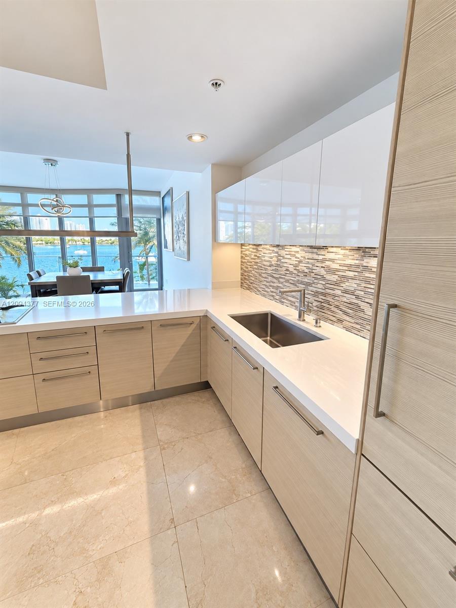 17301 Biscayne Blvd # 211