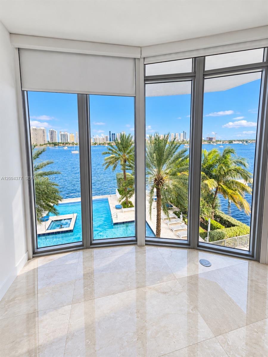 17301 Biscayne Blvd # 211