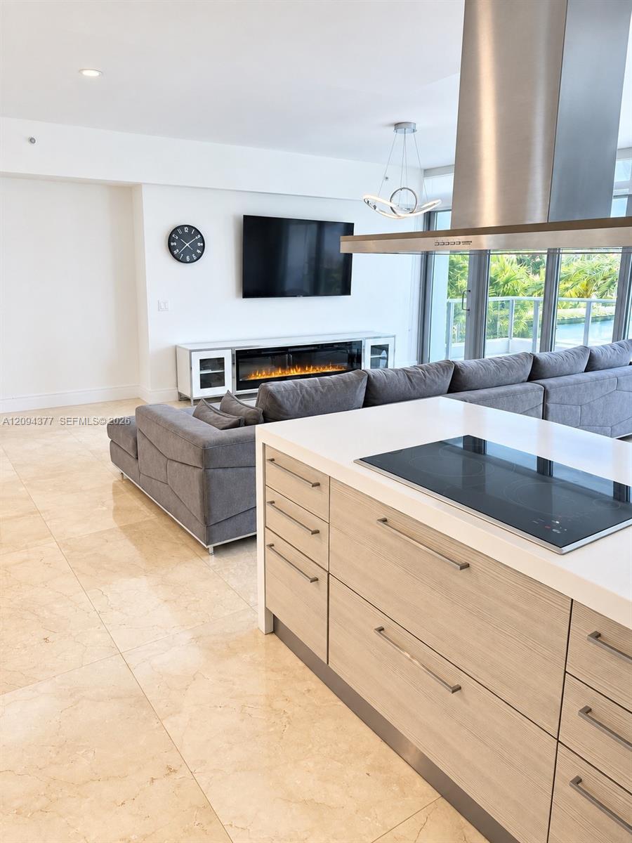 17301 Biscayne Blvd # 211