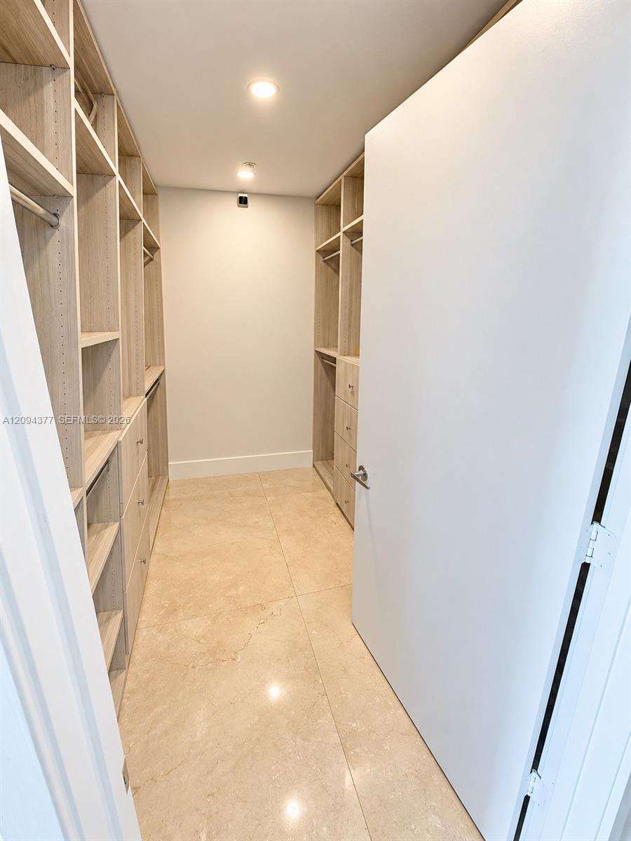 17301 Biscayne Blvd # 211