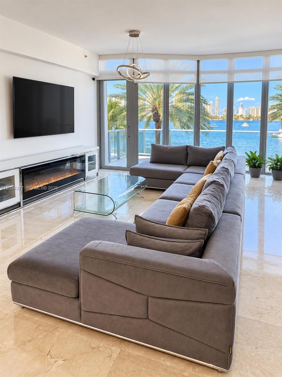 17301 Biscayne Blvd # 211