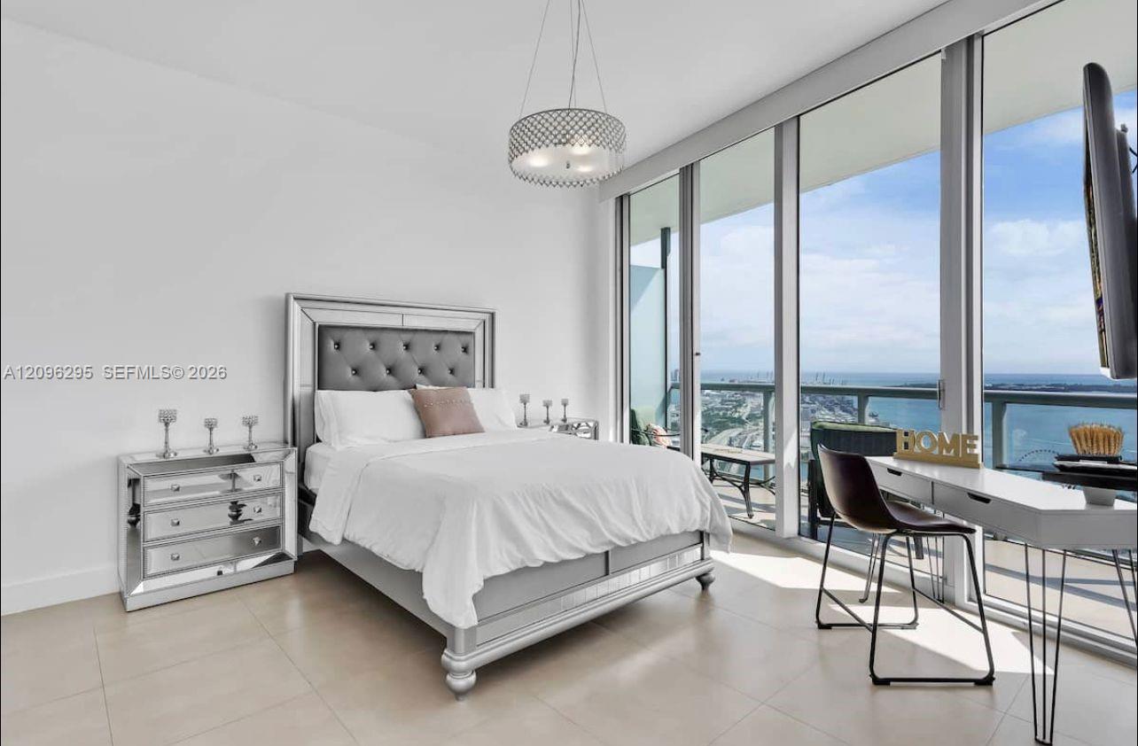 888 Biscayne Blvd # 4701