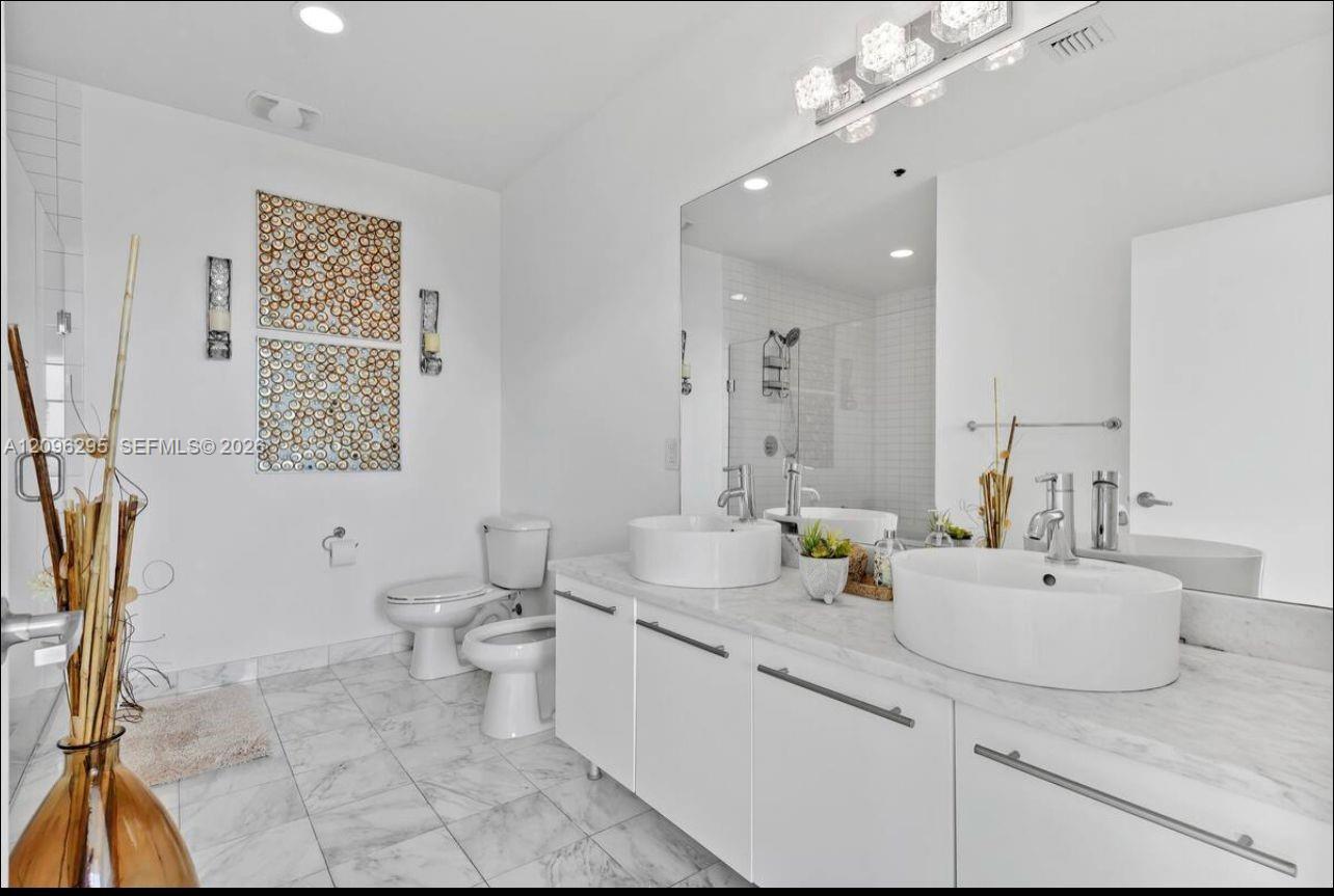 888 Biscayne Blvd # 4701