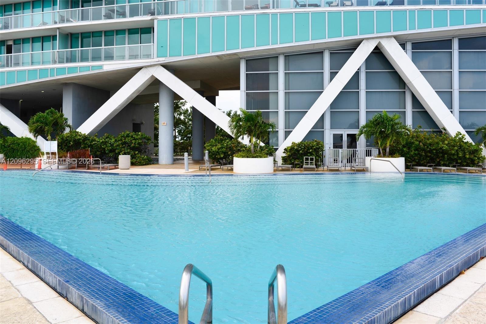 888 Biscayne Blvd # 4701
