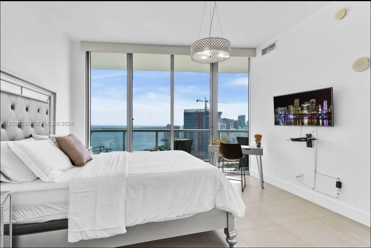 888 Biscayne Blvd # 4701