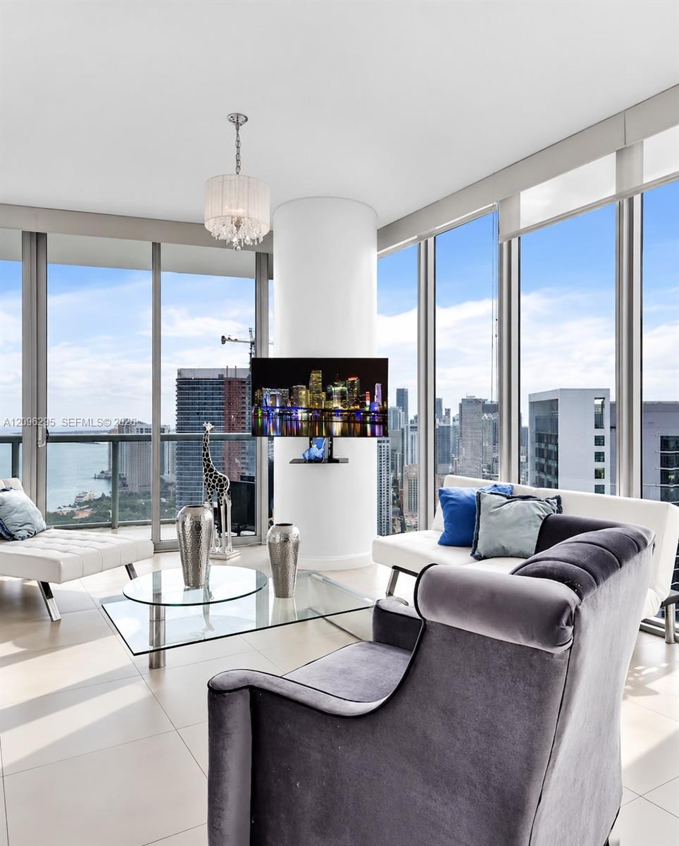888 Biscayne Blvd # 4701