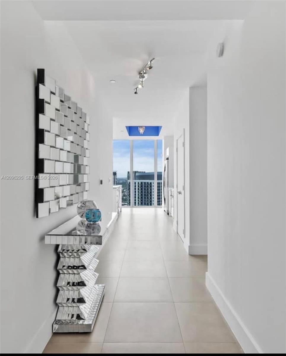888 Biscayne Blvd # 4701