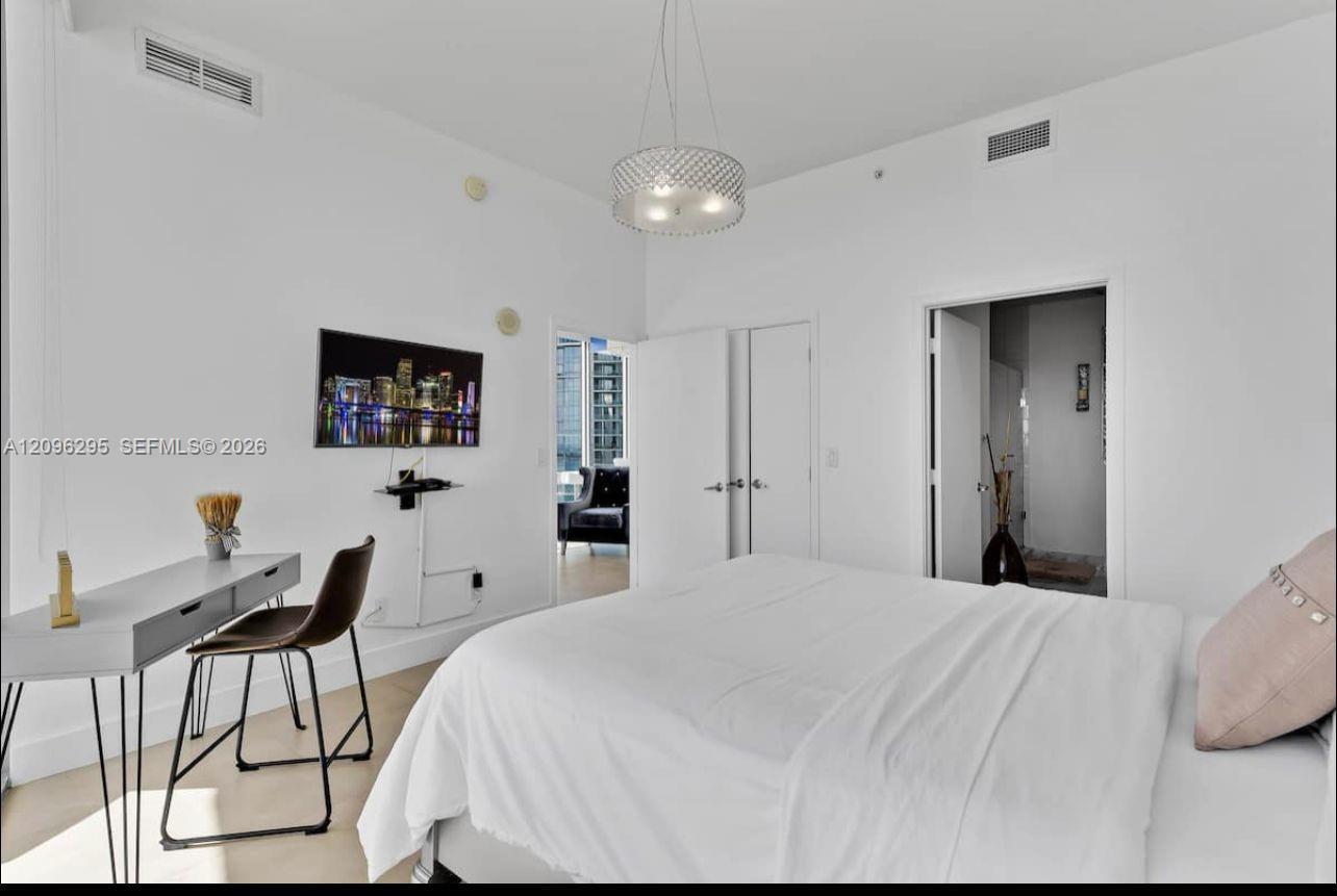 888 Biscayne Blvd # 4701