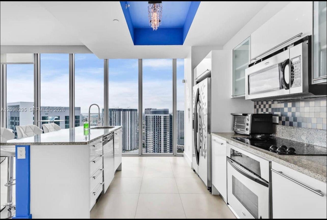 888 Biscayne Blvd # 4701